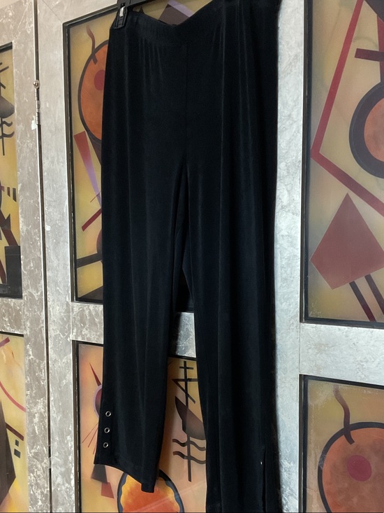 Chico's Pants - Chico's Black knit travelers by Chico’s, with ring Hem Detail